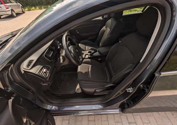Renault Megane cena 47109 przebieg: 64300, rok produkcji 2019 z Rzeszów małe 352